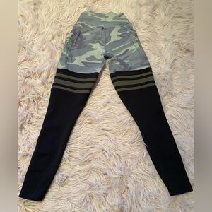 Bombshell thigh high leggings with pockets camo